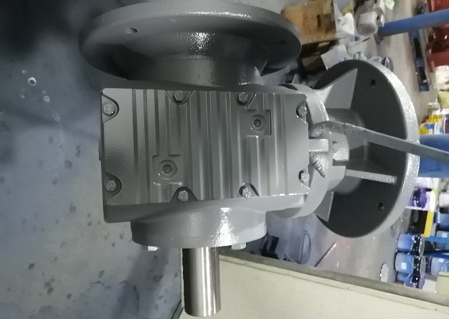 通砂光機減速電機，S型自鎖減速機帶電機